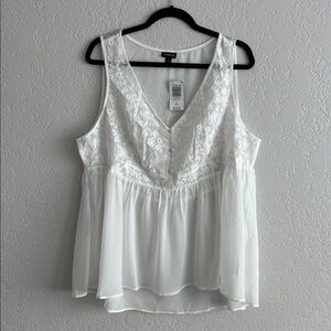 NWT TORRID white Lace Blouse 1X 14-16
